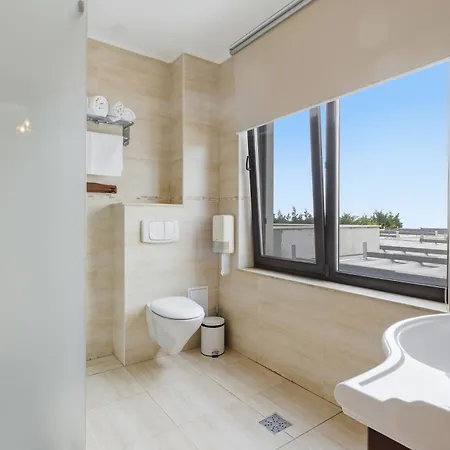 Reyna Guest house 4*